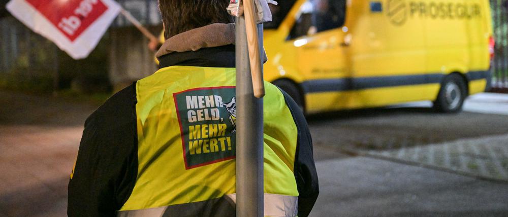 Die Gewerkschaft Verdi ruft Beschäftigte des Geld- und Werttransportes zu ganztägigen Warnstreiks in allen Bundesländern auf.