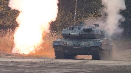 Ein Panzer vom Typ Leopard 2 der Bundeswehr 