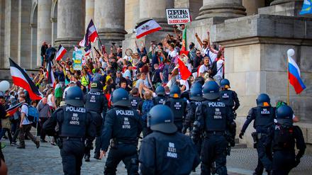 Antidemokratisches Verhalten: Angriffe auf Parlamente in Washington D.C. 2021 und Berlin im Jahr 2020 (Foto)