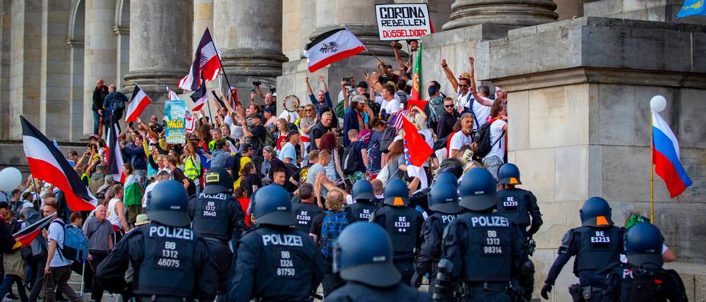 Antidemokratisches Verhalten: Angriffe auf Parlamente in Washington D.C. 2021 und Berlin im Jahr 2020 (Foto)