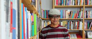 Edney Pereira Melo, Besitzer der portugiesischen Buchhandlung A Livraria in der Torstraße in Berlin.