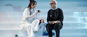 Chaeseon Kwak als Ilia (l.) und Ravi Sund Rojo als Gran sacerdote in der Inszenierung von Michael Höppner. 