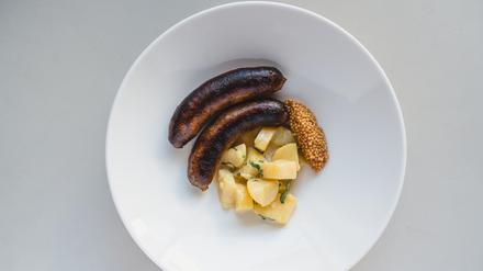 Vergisst man nicht: Bratwurst im „Merold“.