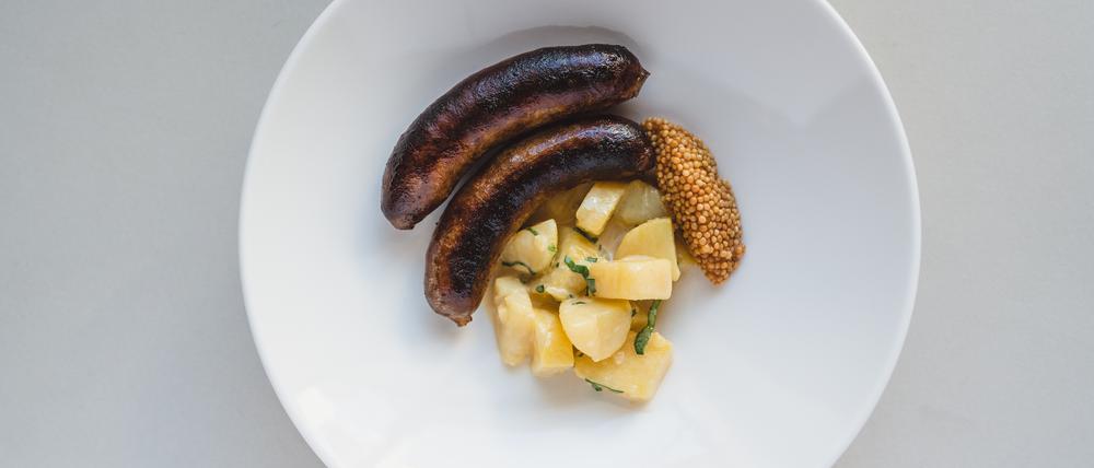 Vergisst man nicht: Bratwurst im „Merold“.