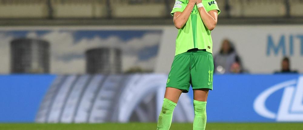 Alexandra Popp gibt nach einer Knöchelblessur Entwarnung.
