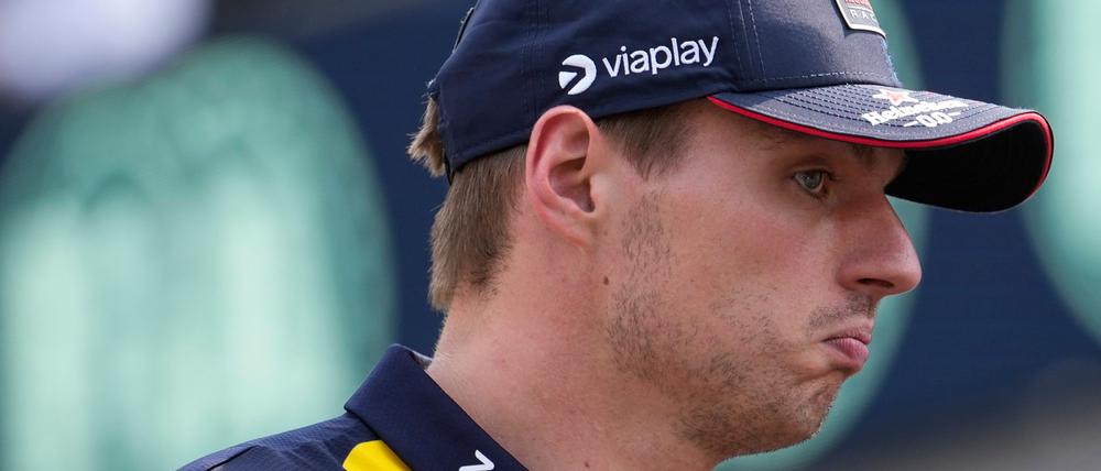 Was mit seiner Strafe ist, weiß Verstappen auch nicht so recht. 