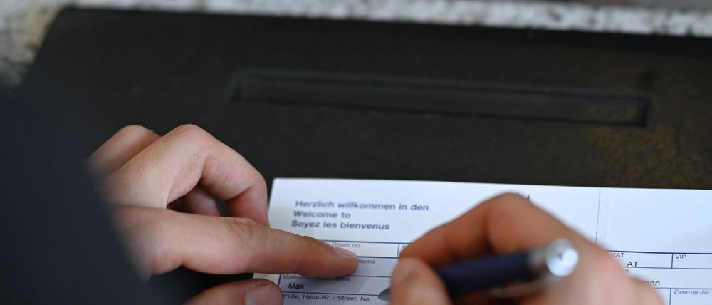 Das neue Gesetz zum Bürokratieabbau betrifft auch die Meldezettel bei Hotelübernachtungen. (Symbolbild)