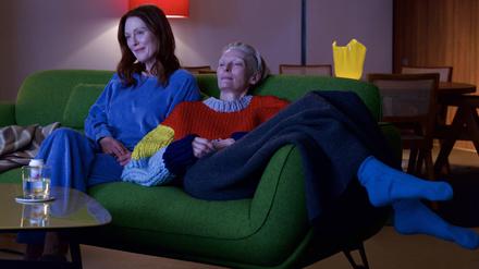 Ingrid (Julianne Moore) und Martha (Tilda Swinton) verbringen die ihnen verbleibende Zeit mit Gesprächen und alten Filmen.