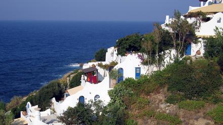 Traumurlaub in Griechenland, wie hier auf Insel Ikaria, wird bald kostspieliger. 