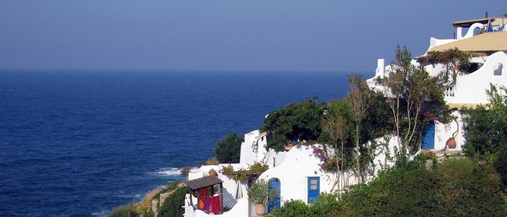 Traumurlaub in Griechenland, wie hier auf Insel Ikaria, wird bald kostspieliger.