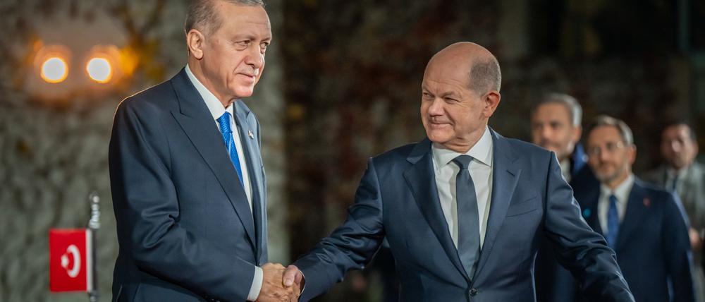 Kein leichtes Verhältnis: Bundeskanzler Olaf Scholz (r.) und der türkische Präsident Recep Tayyip Erdogan.