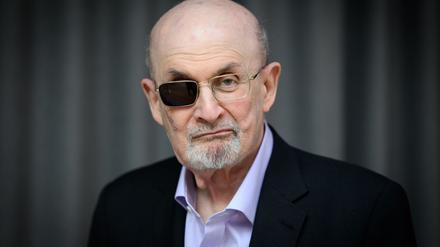 Salman Rushdie verlor bei der Attacke ein Auge. 