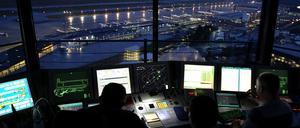 Fluglotsen bei der Arbeit