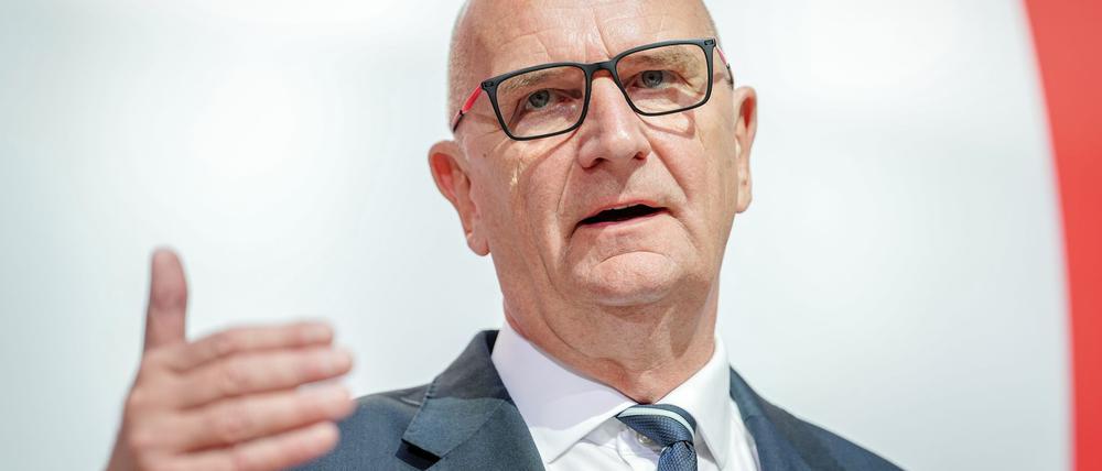 Brandenburgs SPD-Ministerpräsident Dietmar Woidke dringt auf mehr gegenseitigen Respekt im Landtag (Archivbild).