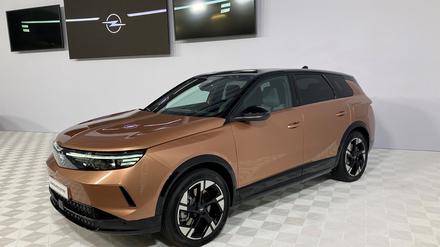 Der neue Opel Grandland in der Lackierung „Impact Kupfer Metallic“.