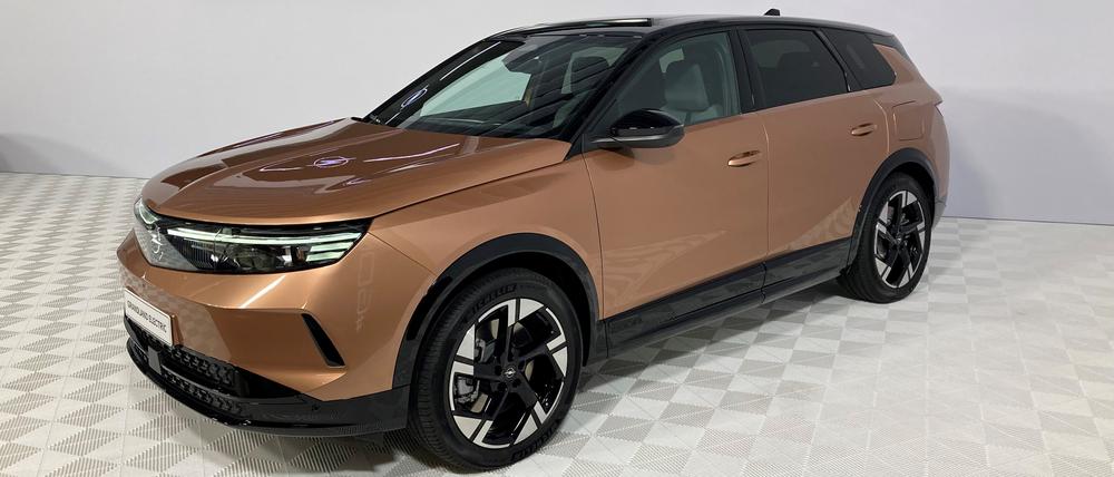 Der neue Opel Grandland in der Lackierung „Impact Kupfer Metallic“.