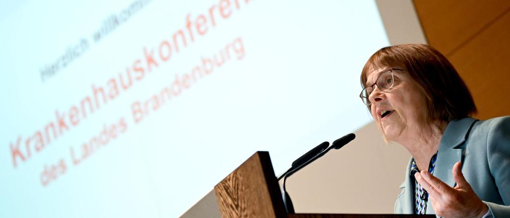 Der Bundestag hat die Krankenhausreform beschlossen - Brandenburgs Gesundheitsministerin Ursula Nonnemacher äußert sich dazu (Archivbild).