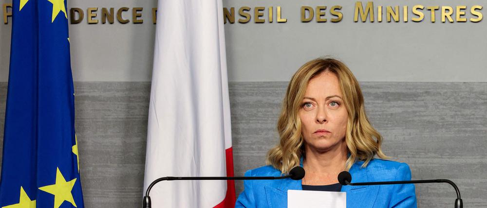 Mit den beiden neuen Lagern auf der anderen Seite der Adria will die Rechtsregierung von Ministerpräsidentin Giorgia Meloni gegen irreguläre Migration vorgehen.