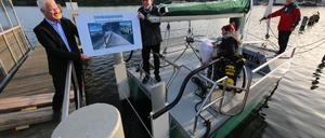 Übergabe Segelkatamaran an den Förderverein der Oberlin Werkstätten Potsdam