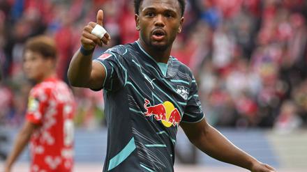Lois Openda von RB Leipzig nutzt eine bestimmte Brillen-Therapie.