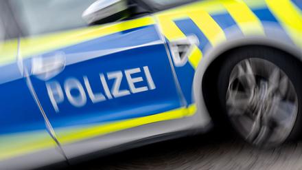 Die Polizei sucht den mutmaßlichen Täter wegen gefährlicher Körperverletzung. (Symbolbild)
