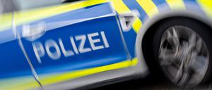 Die Polizei sucht den mutmaßlichen Täter wegen gefährlicher Körperverletzung. (Symbolbild)