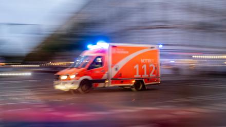Die 77-Jährige erlitt durch den Angriff erhebliche Verletzungen. Sie musste im Krankenhaus in ein künstliches Koma versetzt und notoperiert werden. (Symbolbild)