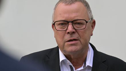Brandenburgs Innenminister Michael Stübgen (CDU) fordert mehr Kompetenzen für Nachrichtendienste (Archivbild). 