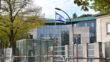 Einen Anschlag auf die israelische Botschaft in Berlin soll nach den Erkenntnissen der Bundesanwaltschaft ein mutmaßlicher IS-Anhänger geplant haben. 