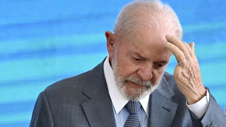 Der brasilianische Präsident Luiz Inácio Lula da Silva ist offenbar im Badezimmer gestürzt und hat sich dabei eine Kopfverletzung zugezogen.