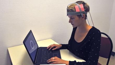 Mithilfe einer transkranielle Gleichstromstimulation können auch schwere Depressionen behandelt werden – sogar vom Patienten selbst zuhause. 