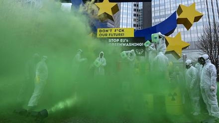 Viele werfen der EU-Kommission bei der Taxonomie „Greenwashing“ vor, also dass etwas als klimafreundlich gekennzeichnet wird, obwohl es das vielleicht gar nicht ist.
