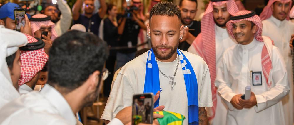 Neymar hat sein Comeback für Al-Hilal gefeiert.