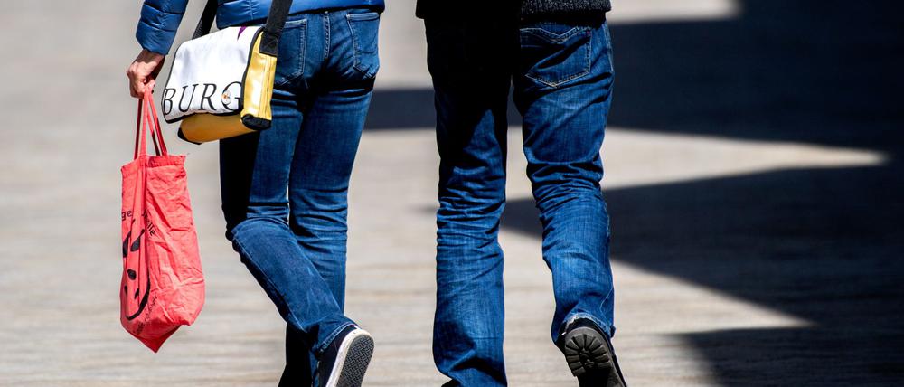 Einige Brandenburger werden am Reformationstag zum Shopping nach Berlin fahren. (Symbolbild)