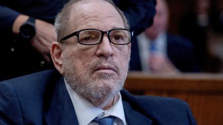 Der wegen sexueller Gewalt verurteilte und inhaftierte Hollywood-Produzenten Harvey Weinstein am 18. September 2024 vor Gericht in New York