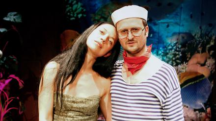 „Mehr Meer oder Undine geht“ gibt es auf dem Theaterschiff Potsdam.