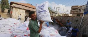 Verteilung von Mehl durch UNRWA im Gazasteifen – bald vollständig beendet?