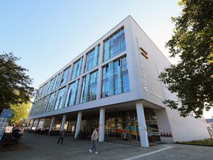 Die Volkshochschule (VHS) Potsdam im Bildungsforum.