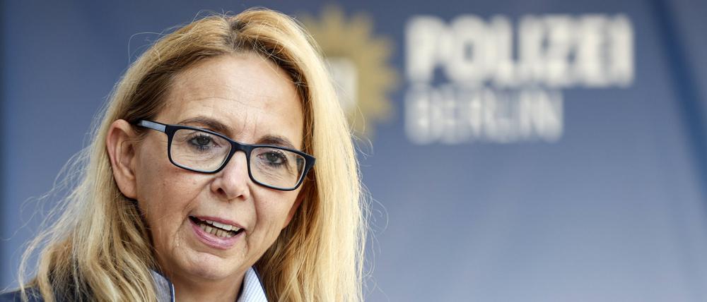 Berlins Polizeipräsidentin Slowik spricht von Überlastung und dem Anstieg der Kriminalität. Die Innenverwaltung kündigte am Mittwoch weitere Befugnisse für die Polizei an.