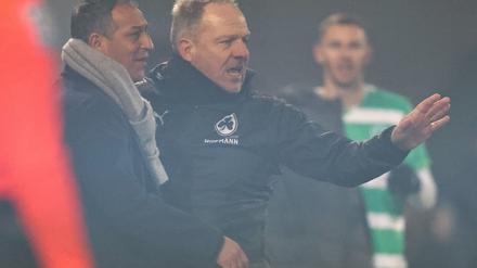 Müssen beide gehen: Manager Rachid Azzouzi (l) und Trainer Alexander Zorniger (r).