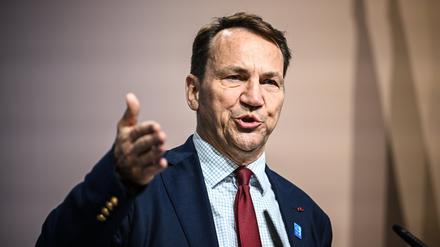 Radosław Sikorski, Außenminister von Polen, spricht bei der Ukraine-Wiederaufbaukonferenz. (Archivbild)