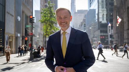Lindner ist für Gespräche mit Unternehmern in New York und reist dann zum Internationalen Währungsfonds nach Washington weiter. 