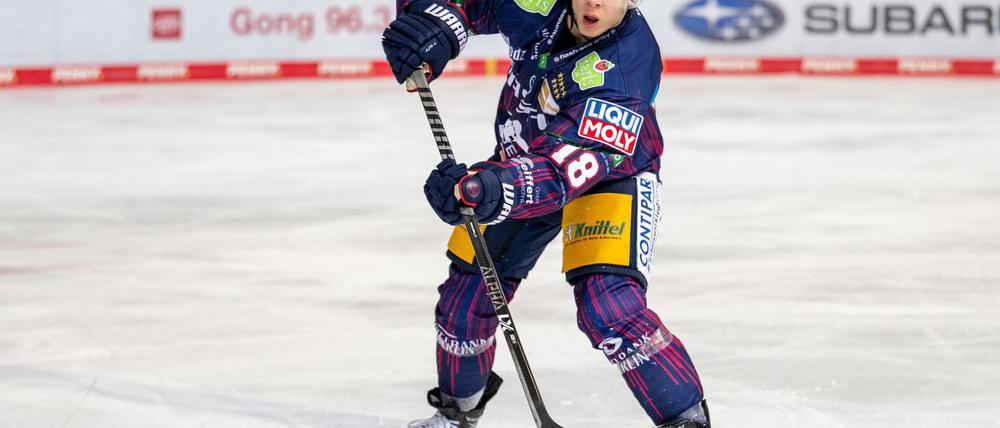 Nationalspieler Jonas Müller erzielte in der Overtime den Siegtreffer der Eisbären gegen Wolfsburg.