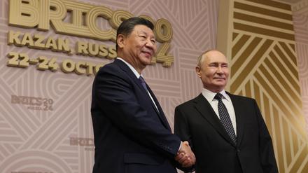 Der Gastgeber und sein wichtigster Gast: Putin mit dem chinesischen Staatschef Xi.