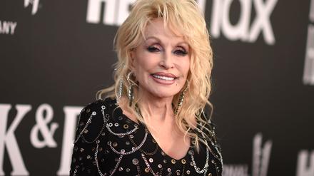 Dolly Parton verkleidet sich gerne jedes Jahr zu Weihnachten (Foto Archiv).