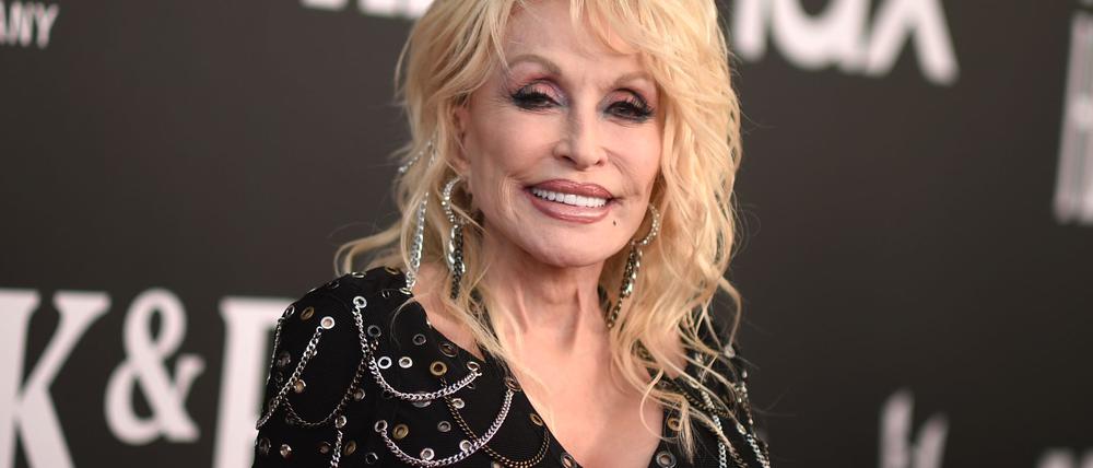 Dolly Parton verkleidet sich gerne jedes Jahr zu Weihnachten (Foto Archiv).