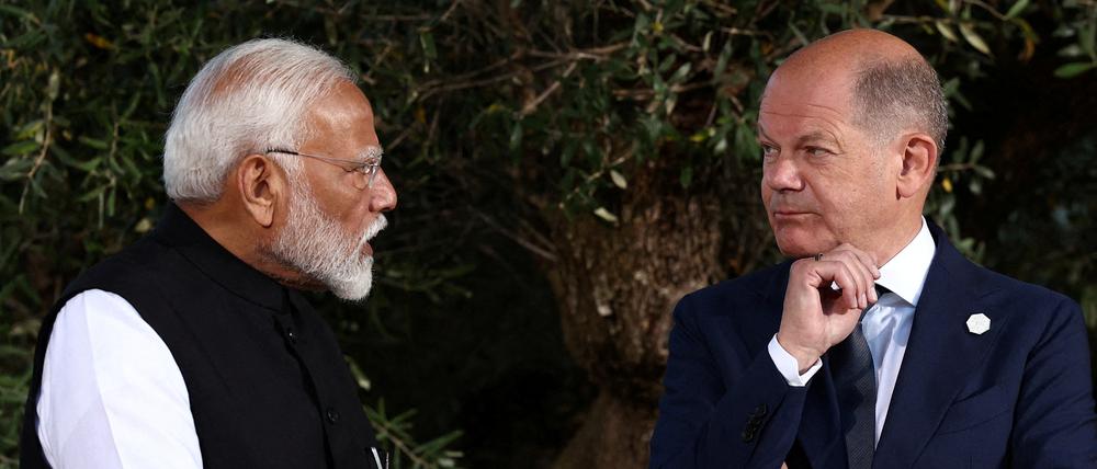 Indiens Premierminister Narendra Modi und Bundeskanzler Olaf Scholz am Rande des G7-Gipfels im Juni in Italien.
