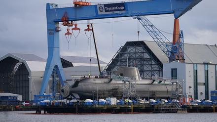 Auf dem Gelände von Thyssen-Krupp Marine Systems (TKMS) in Kiel werden auch U-Boote gefertigt. 