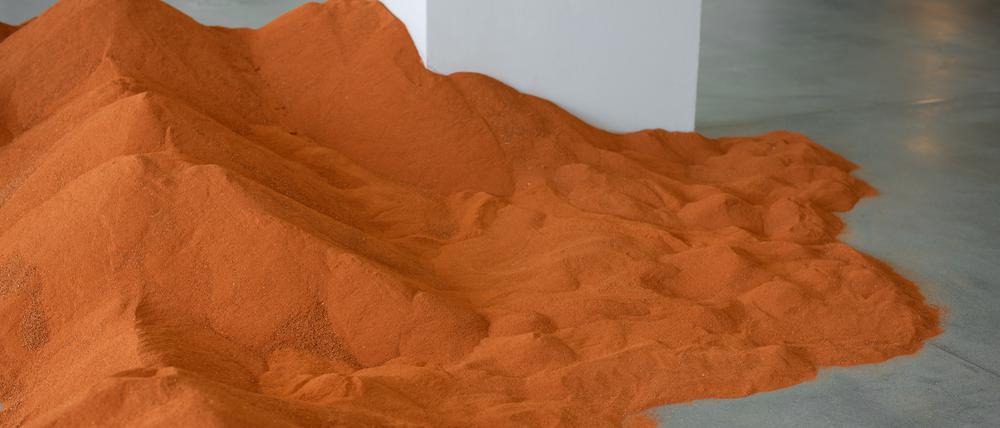 Ewa Kuleszas Installation „Inertia“ in der Ausstellung „Vom Teilen“ im ZAK – Zentrum für aktuelle Kunst.