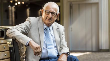„Wenn ich mit dem Zug gefahren bin, musste ich an meine Eltern denken“, sagt Salo Muller. „An meine Familie. Und all die anderen, die umgebracht wurden.“